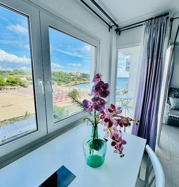 BEACH FRONT APARTMENT in CALA MARSAL mit der SEA VIEW!